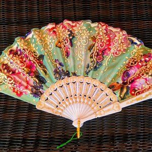 2/$10 🔥SALE🔥 Lady's DELUXE FOLDABLE Fan!